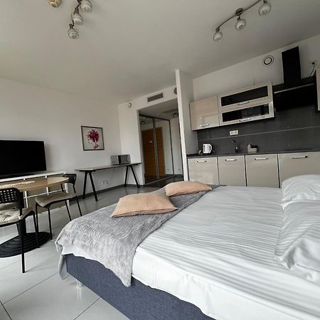 Silver Apartments Вроцлав Екстериор снимка